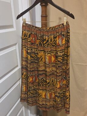 Leslie Fay Tiered Midi Skirt in Mustard, Rust and Black Print